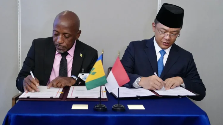 Sugiono Signs Visa-Free Agreements with Three Countries