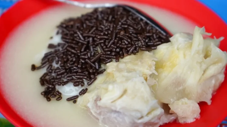 Pos Ketan Legenda: a Multigenerational Glutinous Rice Legacy