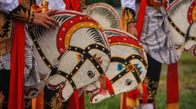 Kuda Lumping: Central Java's Bamboo Horse Trance Tradition