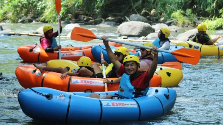KANO Kali Pusur Offers Canoe Adventure in Klaten