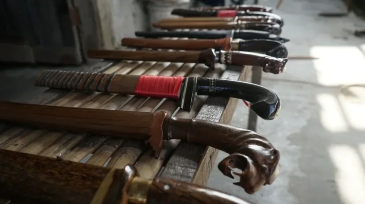 Golok Ciomas: Banten’s Traditional Blade with Distinctive Forging