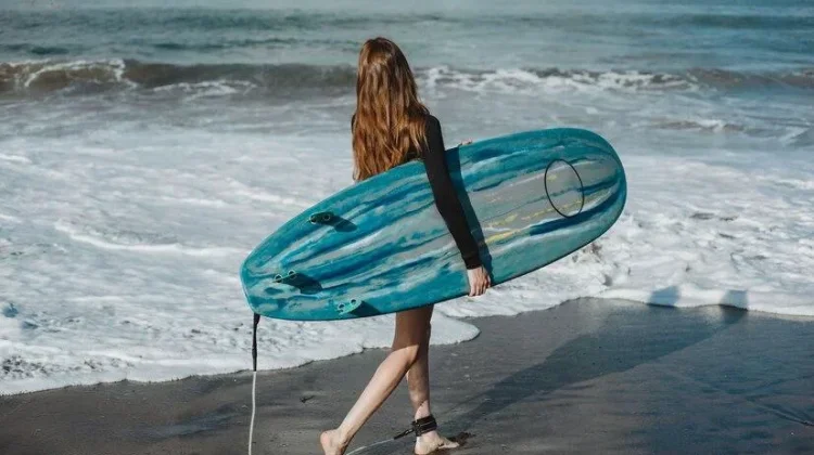 Ngandong Beach Offers Calm Waves for Surfing Beginners