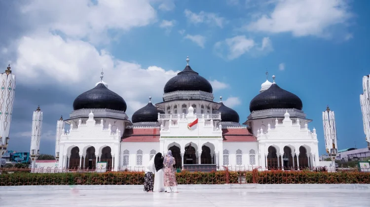 Baiturrahman Grand Mosque, Aceh's Historic Landmark