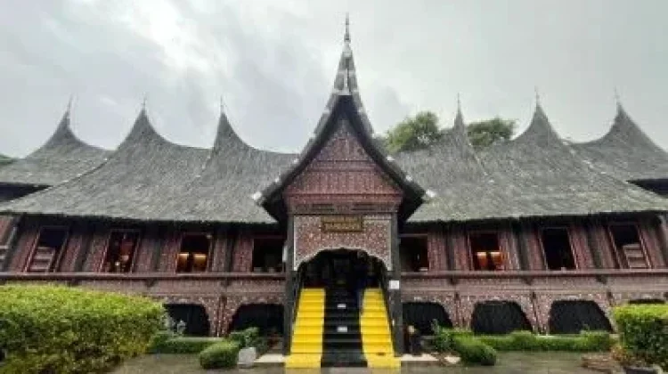 Rumah Adat Nan Baanjuang Museum Originates from Traditional House