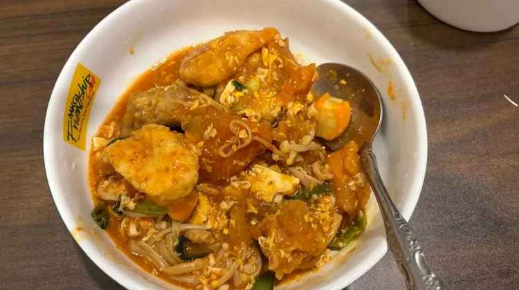 Why Should You Avoid Eating Seblak Too Often?
