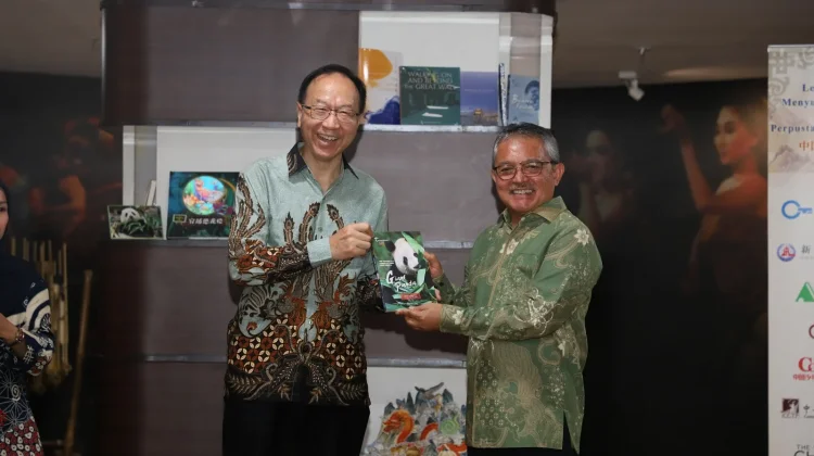 Perpusnas Receives Donation of 100 Book Titles from 11 Chinese Publishing Houses