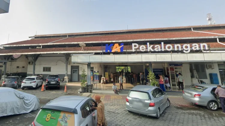 Pekalongan Station: Gateway to Central Java's Batik City