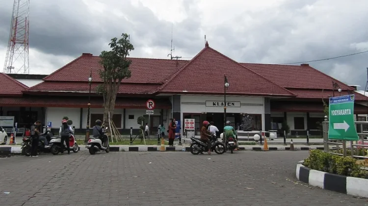 Klaten Station: Transport Hub between Yogyakarta and Surakarta