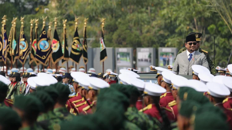 Prabowo Calls on TNI to Stay Close to People