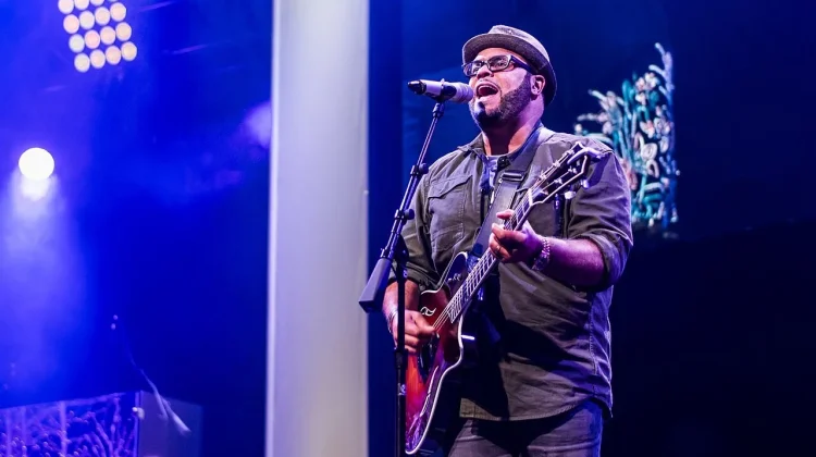 Indonesia Rejects Israel Houghton Permission to Perform Over Pro-Zionist Stance