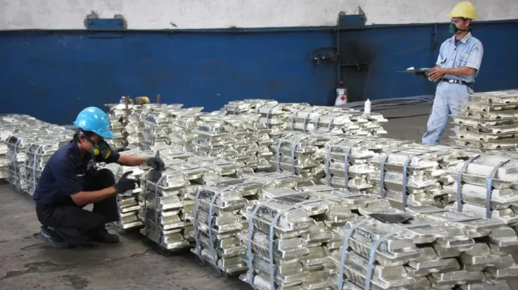 Indonesia Weighs Tin Ban to Boost Downstreaming