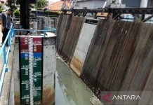 North Jakarta Coastal Areas Alert as Floodgate Rises