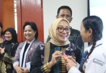 Minister Arifah Expects People's Schools to Be Examples of Child-Friendly Schools