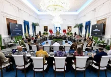 Govt Gathers National Figures, Discussing Global Tensions