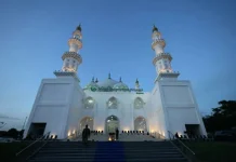 Minister Sjafrie Inaugurates Bintang Amin Angkasa Mosque in Batam