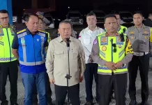 One-Way Traffic System Begins on the Trans-Java Toll Road