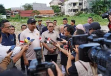 Government to Build Public Housing Along Senen Railroad Tracks in May 2026