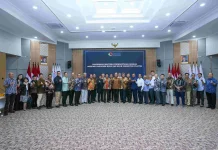 Indonesia Monitors Hormuz Tensions, Secures Plastic Supply