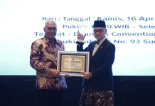 Minister of Hajj Receives Governance Transformation Award from PWI