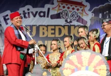 The Participants of Adu Bedug Festival in Bekasi Enjoy the Event Enthusiastically