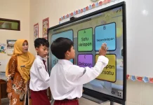 Indonesia Expands Use of Interactive Learning Technology in Schools