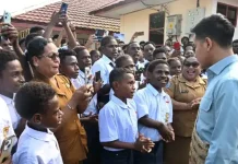VP Gibran Reviews Education, Public Services in Central Papua's Mimika Regency