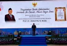 Indonesia Honors Education Minister for Vocational Reform Push