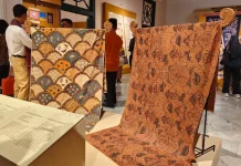 Indonesia Showcases Rare Historic Textiles at Golden Jubilee Exhibition