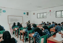 Indonesia Pushes Integrated Education System, Expands Elite Science Schools