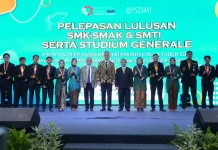 Ministry Grads Thousands of SMK Students with Siemens & TOEFL Certs