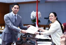 Plenary Session Approves Report on Acceptance of Foreign Defense Equipment Grant