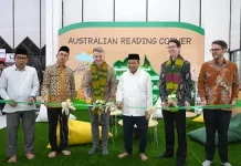 Australian Ambassador opens Australian Reading Corner at Al-Markaz Mosque