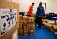 Transportation Ministry Distributes Aid for NTT Earthquake Survivors