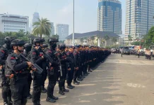 Jakarta Police Deploy 18,504 Personnel to Secure Protests in Central Jakarta