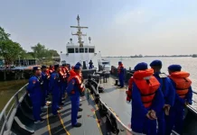 Indonesia Intensifies Search for 118 Missing Ferry Passengers