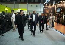 Erick Thohir Takes AFC Secretary-General on ISS 2026 Booth Tour