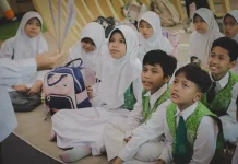 Through Storytelling, Ministry Introduces Harmony to Students of MI Al-Ittihad