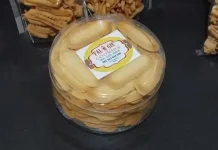 Lidah Kucing, A Thin and Crispy Cookie for Eid in Indonesia