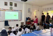 Parents Take Part in Learning Through Guest Teacher Program
