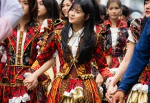 JKT48 Highlights Indonesian Batik in New "Ayo Senyumlah" Costumes