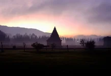Dieng Plateau Offers Cool Air, Colorful Lakes and Sunrise Views