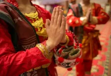 Gubang Dance Features Mystical Masks and Lively Audience Interaction