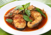 Asam Pedas Baung Delivers Riau’s Bold Sour-Spicy Flavor