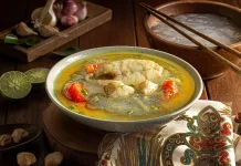 Papeda and Yellow-Spiced Fish, a Traditional Papuan Delicacy