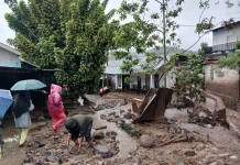 Flash Flood Hits Solok Regency, One Person Dies