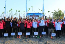 IAWP Women Police Plant Mangroves for Bali