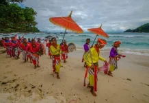 Gunungkidul Preserves Ngalangi Tradition as Gratitude for the Sea