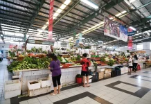Pasar Sanggeng Showcases Manokwari’s Local Produce and Market Life