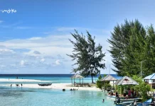 Buru's Jikumerasa Beach Shines with Clear Waters
