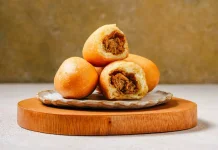 Luti Gendang: Riau Islands' Crispy Bread Filled with Savory Meat
